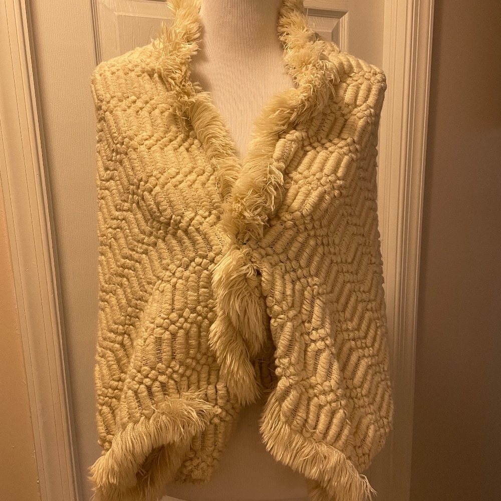 Cream shrug